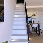 Home2book Modern Design Seaview Apt, Pool&terrace 아파트