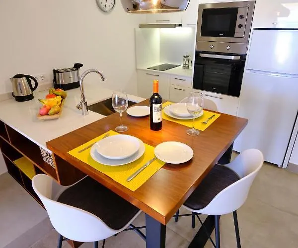 Home2book Modern Design Seaview Apt, Pool&terrace